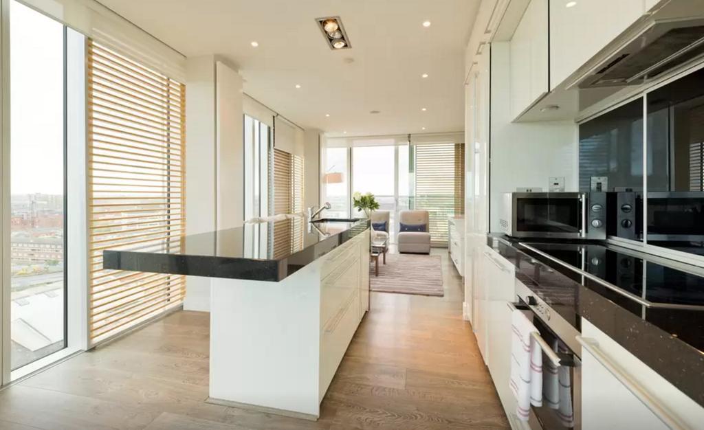 Luxury High-rise Apartment *