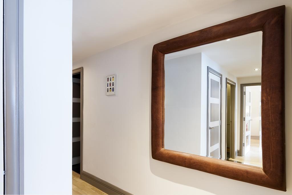 60 Adelaide Square Apartment *