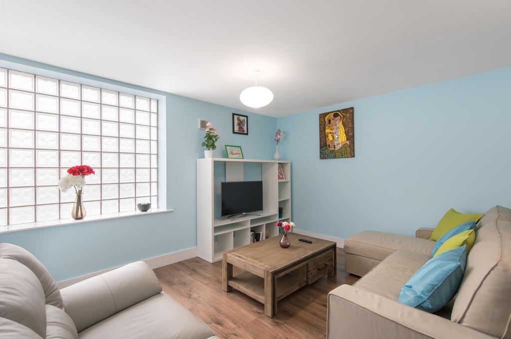 Apartment Spacious 2-bedroom Near O'connell St