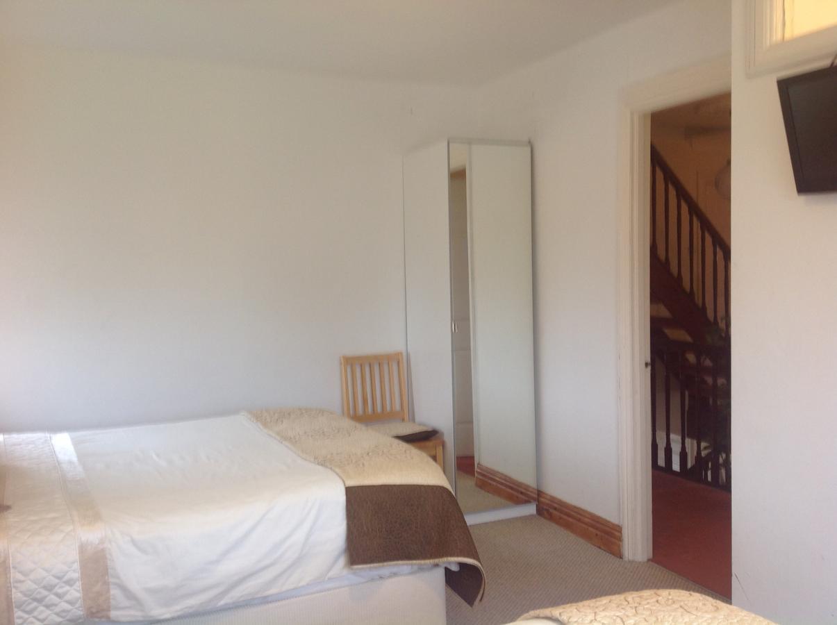 Pebble Mill Bed & Breakfast 3*