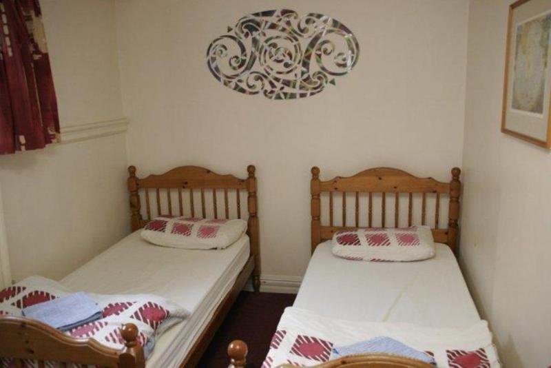 Kinlay House Hostel *