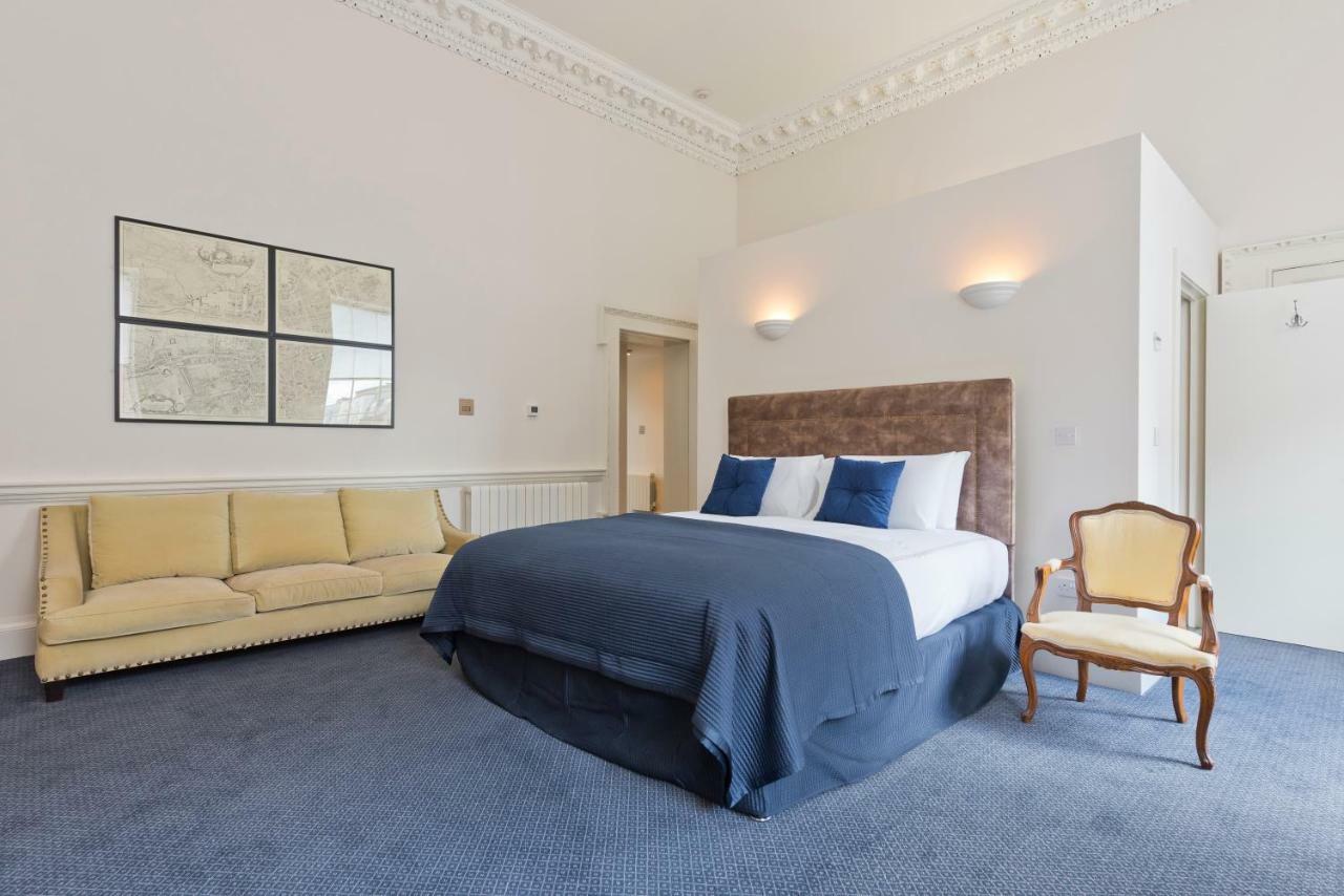 Henrietta Centre Apartment *