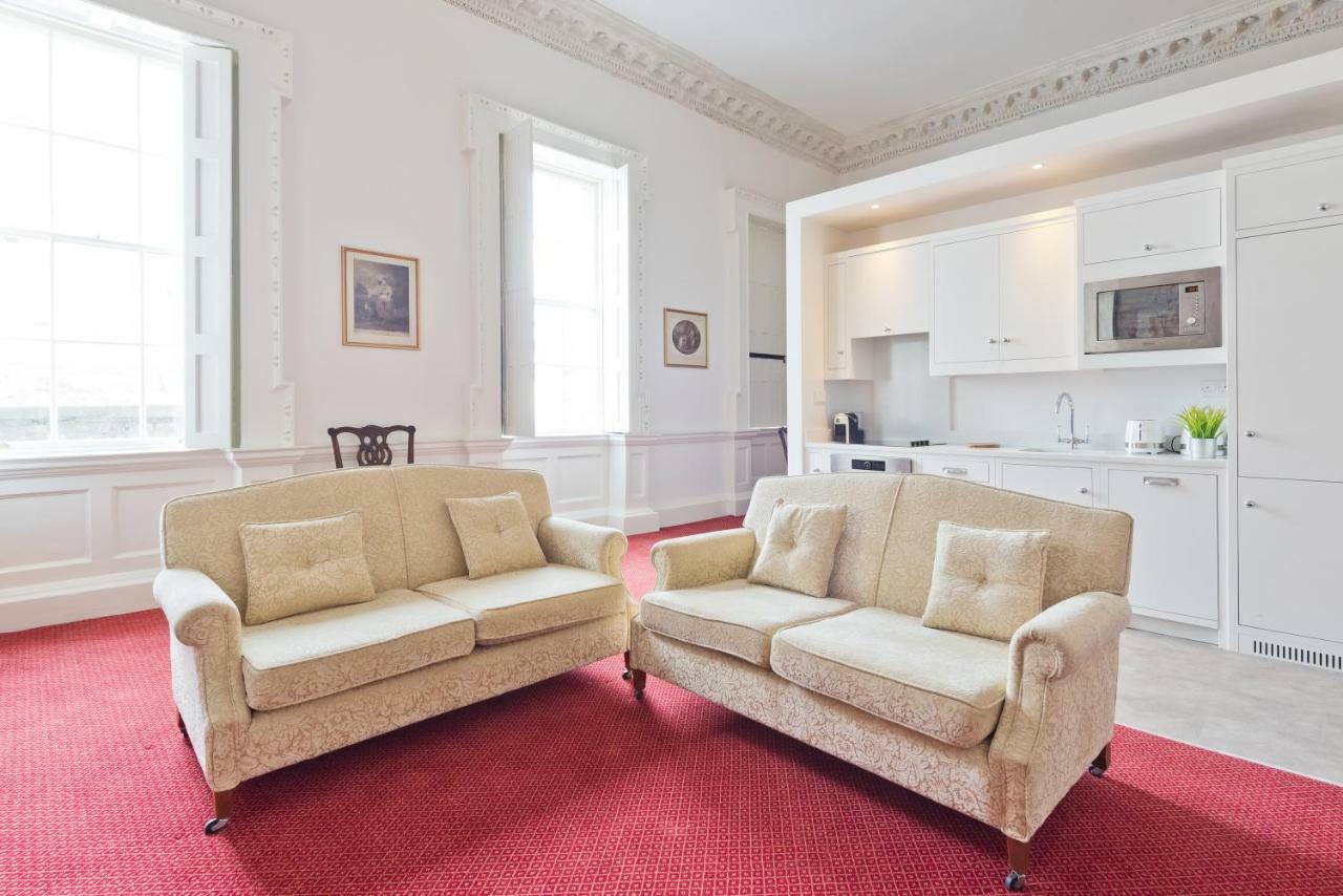 Henrietta Centre Apartment *