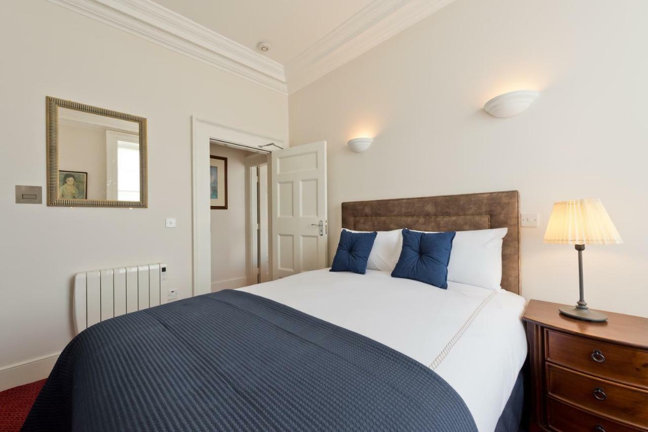 Henrietta Centre Apartment