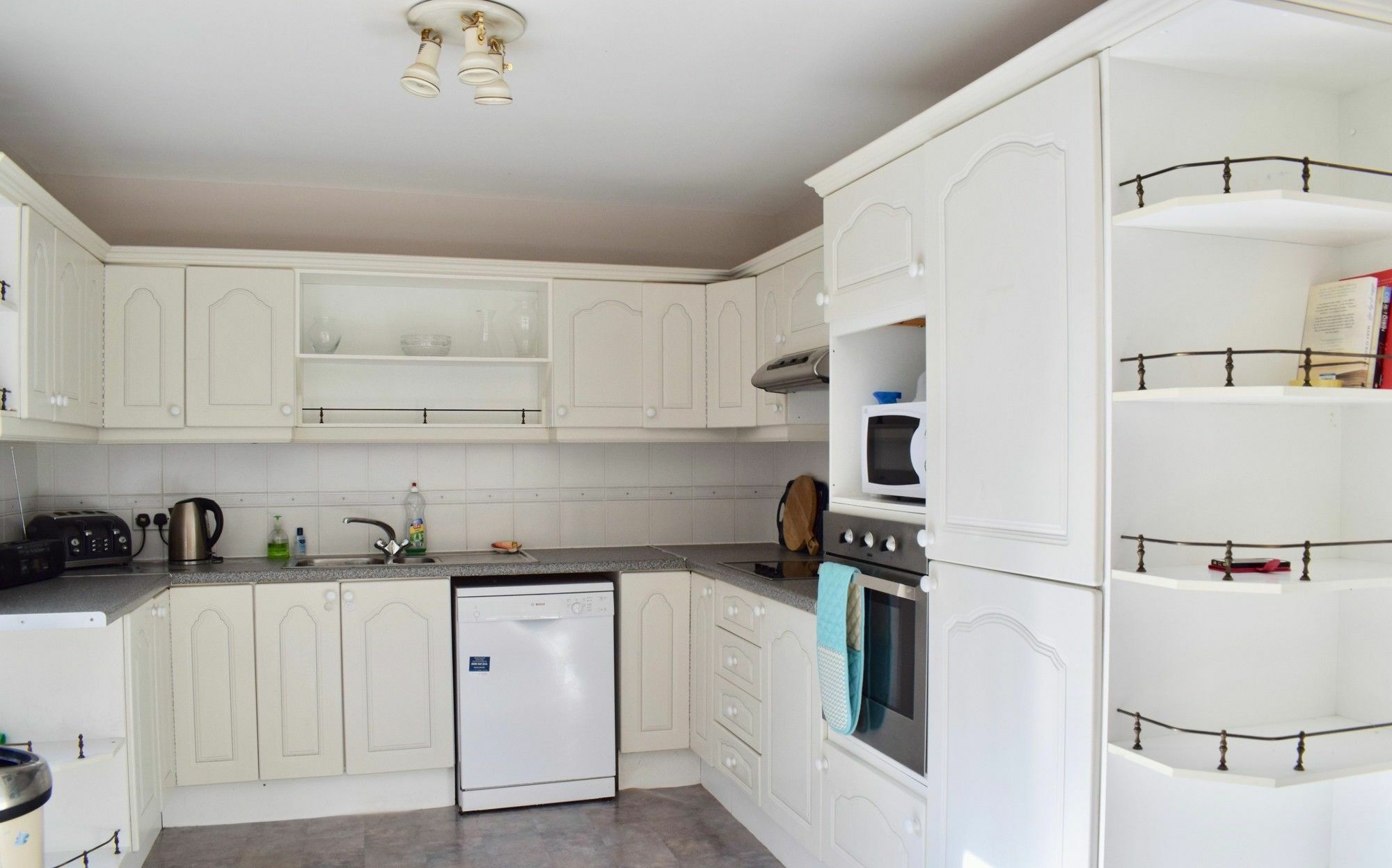 Apartment 4 Bed Townhouse In