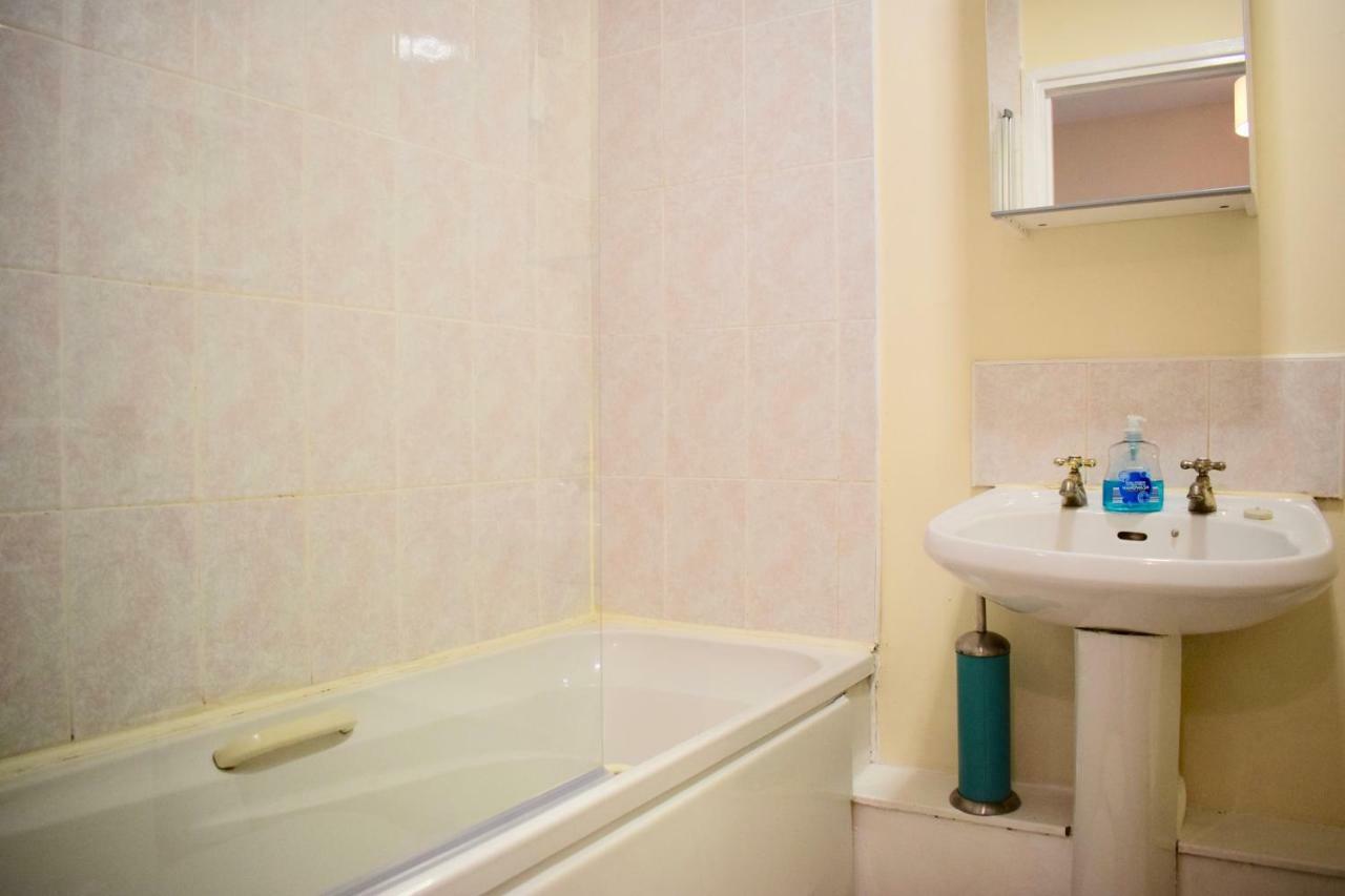 Ferienhaus 2 Bedroom Terraced House Near Centre Dublin