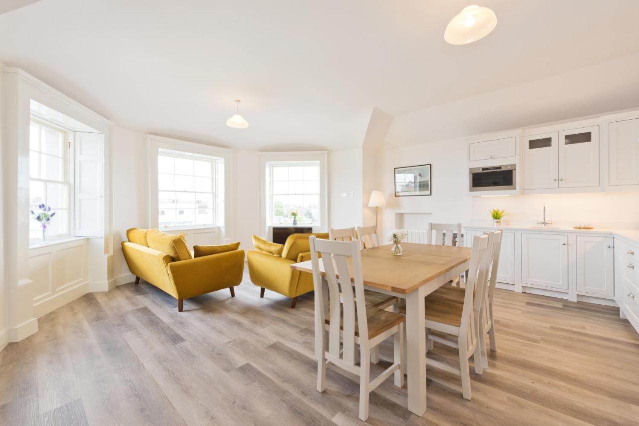 Henrietta Centre Apartment *